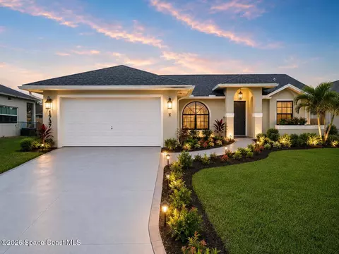 1737 Nanton St NW, Palm Bay, FL 32907
