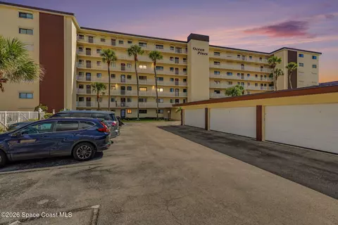 55 N 4th St #103, Cocoa Beach, FL 32931