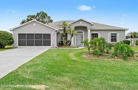 292 Nesbitt St NE, Palm Bay, FL 32907