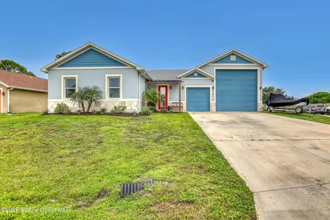 910 Windmill St SE, Palm Bay, FL 32909
