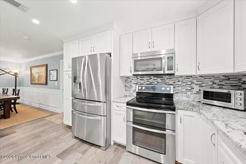 Kitchen - 1740 Vally Rd, Malabar, FL 32950 photo 4 of 4
