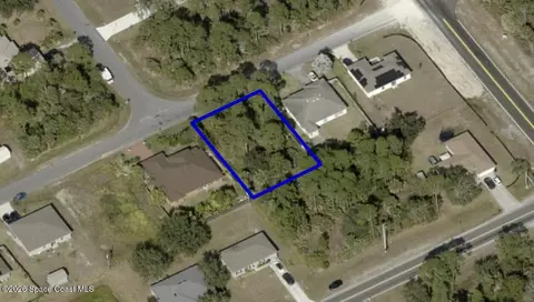 890 Palo Alto St SE, Palm Bay, FL 32909