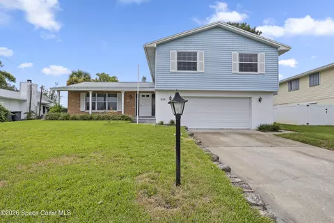 2628 Driftwood Dr, Titusville, FL 32780