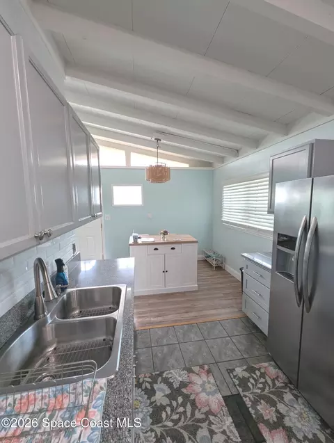 Kitchen - 811 Cronin Ave, Melbourne, FL 32935 photo 4 of 5