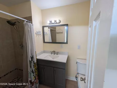 Bath - 811 Cronin Ave, Melbourne, FL 32935 photo 4 of 4