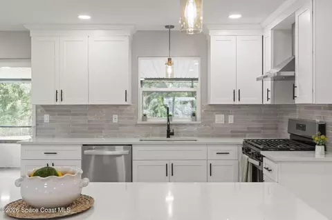 Kitchen - 2829 Matthew Dr, Rockledge, FL 32955 photo 6 of 8
