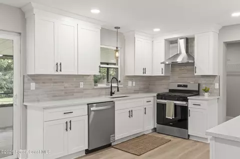Kitchen - 2829 Matthew Dr, Rockledge, FL 32955 photo 5 of 8