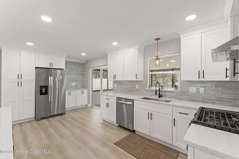 Kitchen - 2829 Matthew Dr, Rockledge, FL 32955 photo 3 of 8