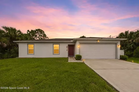 574 Lagrange St SW, Palm Bay, FL 32908