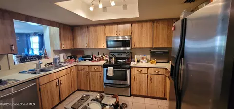 Kitchen - 2014 Willow Oak Dr, Edgewater, FL 32141 photo 1 of 1