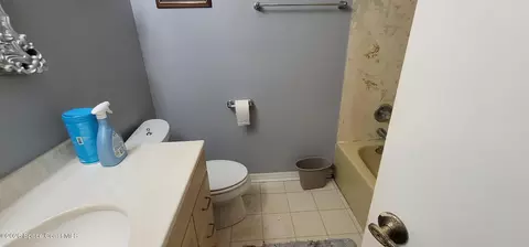 Bath - 2014 Willow Oak Dr, Edgewater, FL 32141 photo 2 of 2