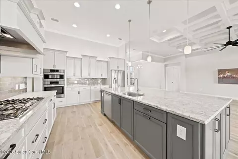 Kitchen - 8719 Serrano Cir, Melbourne, FL 32940 photo 2 of 4