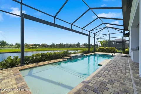 Exterior - 8719 Serrano Cir, Melbourne, FL 32940 photo 3 of 7