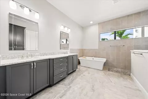 Bath - 8719 Serrano Cir, Melbourne, FL 32940 photo 1 of 2