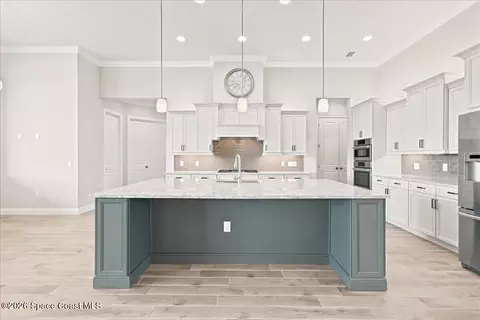 Kitchen - 8719 Serrano Cir, Melbourne, FL 32940 photo 3 of 4