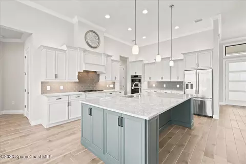 Kitchen - 8719 Serrano Cir, Melbourne, FL 32940 photo 1 of 4
