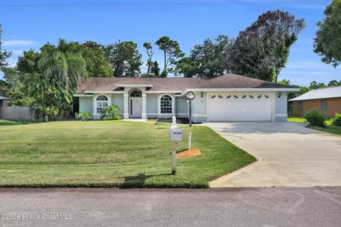 4707 Paleo Pines Cir, Fort Pierce, FL 34951