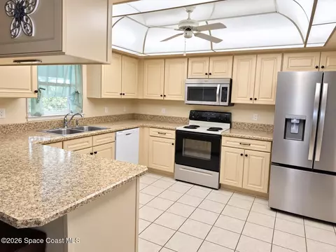 Kitchen - 822 Berkshire Dr, Rockledge, FL 32955 photo 1 of 2
