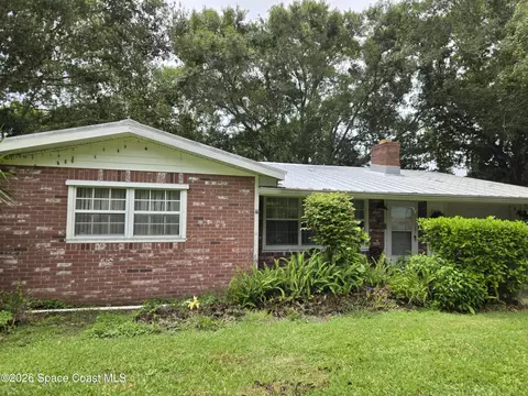 782 Dixie Ter NW, Sebastian, FL 32958