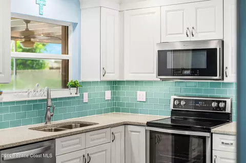 Kitchen - 146 Sand Dollar Rd, Indialantic, FL 32903 photo 3 of 4