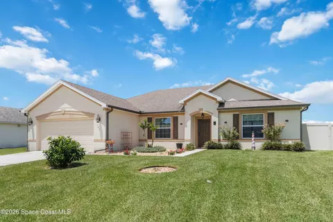161 Broward St NE, Palm Bay, FL 32907