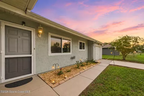 467 Grenadier Ave NW, Palm Bay, FL 32907