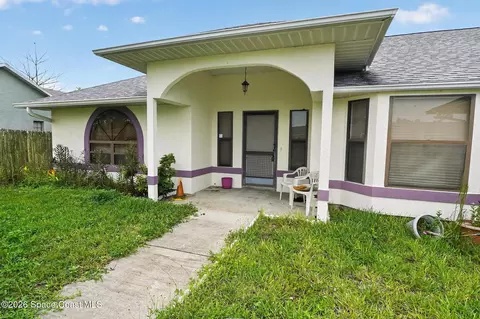 1306 Camas Ave NW, Palm Bay, FL 32907