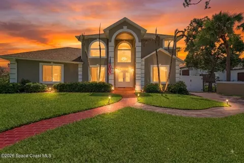 2340 Newfound Harbor Dr W, Merritt Island, FL 32952