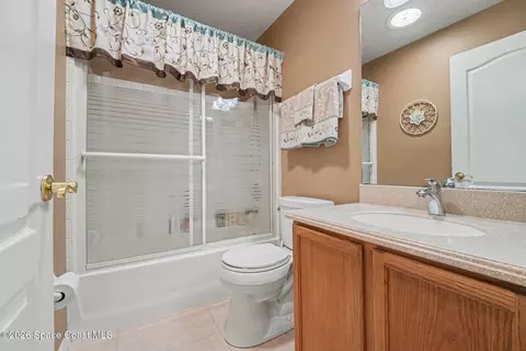 Bath - 8514 Ivanhoe Dr, Melbourne, FL 32940 photo 2 of 2