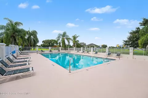 Exterior - 8514 Ivanhoe Dr, Melbourne, FL 32940 photo 7 of 8