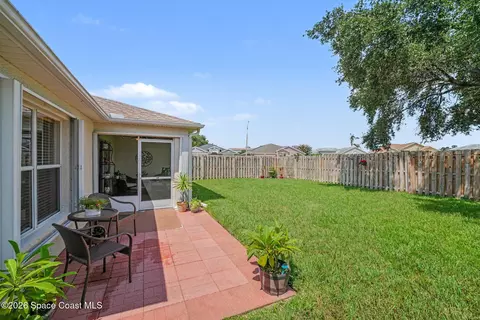 Exterior - 8514 Ivanhoe Dr, Melbourne, FL 32940 photo 6 of 8