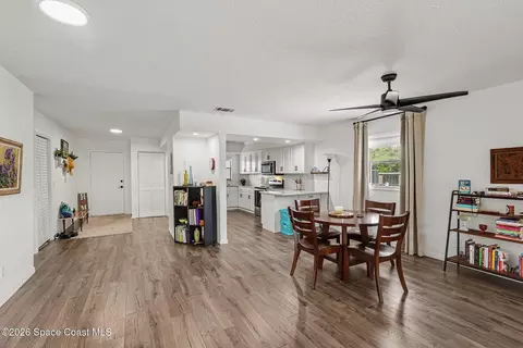 Dining - 305 Tangle Run Blvd #1231, Melbourne, FL 32940 photo 1 of 1