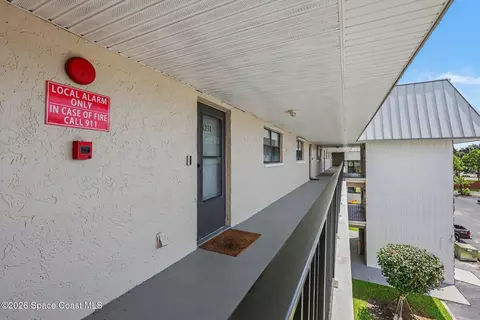 Entry Way - 305 Tangle Run Blvd #1231, Melbourne, FL 32940 photo 1 of 2
