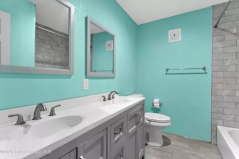 Bath - 4380 Pine St, Cocoa, FL 32926 photo 3 of 4