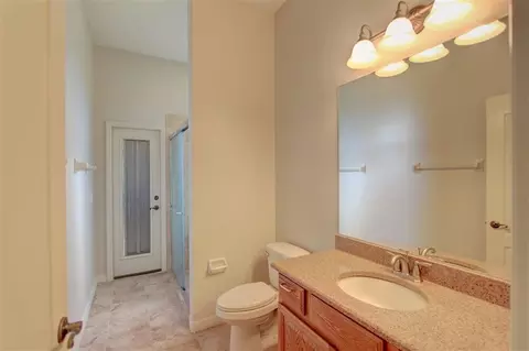 Bath - 1185 Dromin Ln, Melbourne, FL 32940 photo 4 of 5