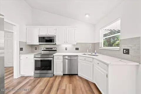 Kitchen - 1406 Cypress Trace Dr, Melbourne, FL 32940 photo 1 of 2