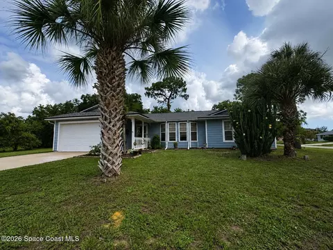 795 Simon St SE, Palm Bay, FL 32909