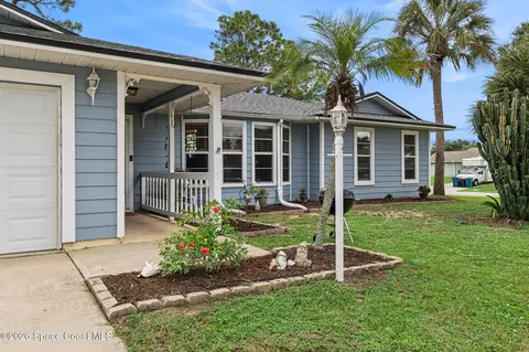 795 Simon St SE, Palm Bay, FL 32909