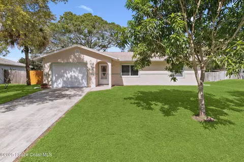 919 Quail St SE, Palm Bay, FL 32909