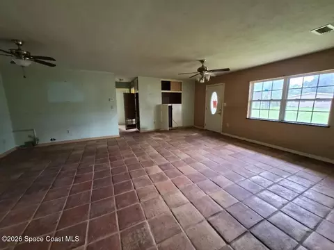 Living - 180 Lee Rd, West Melbourne, FL 32904 photo 2 of 3