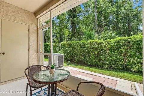 Exterior - 1305 Hampton Park Ln, Melbourne, FL 32940 photo 2 of 5