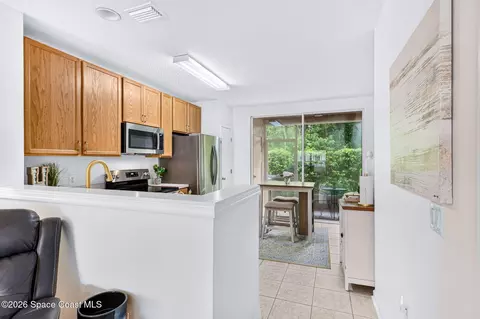 Kitchen - 1305 Hampton Park Ln, Melbourne, FL 32940 photo 2 of 2