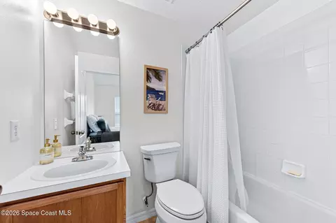Bath - 1305 Hampton Park Ln, Melbourne, FL 32940 photo 3 of 3