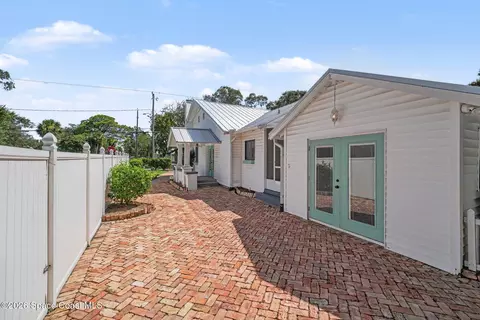 Exterior - 640 Old Oak St, Melbourne, FL 32935 photo 9 of 18