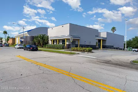 Exterior - 640 Old Oak St, Melbourne, FL 32935 photo 12 of 18