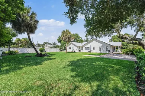 Exterior - 640 Old Oak St, Melbourne, FL 32935 photo 4 of 18