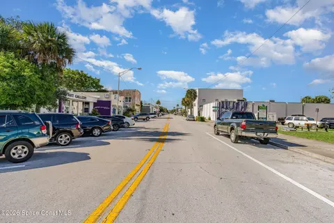 Exterior - 640 Old Oak St, Melbourne, FL 32935 photo 16 of 18