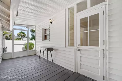 Exterior - 640 Old Oak St, Melbourne, FL 32935 photo 8 of 18