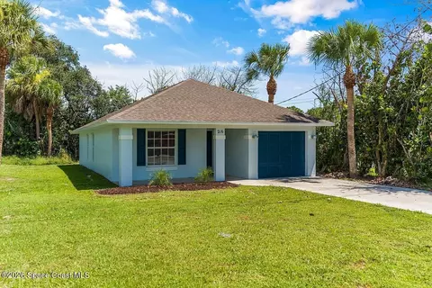 216 13th St SW, Vero Beach, FL 32962