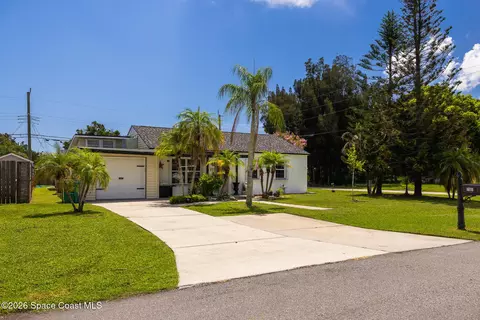 Exterior - 1811 S Park Ave, Melbourne, FL 32901 photo 2 of 4